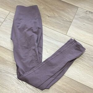 Alphalete Amplify Leggings - Passive Purple - Medium